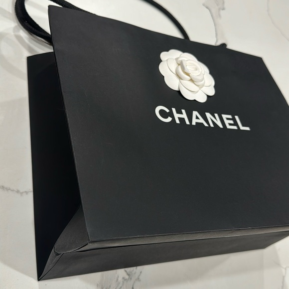 Chanel Designer Bag & Ribbon - Picture 7 of 11